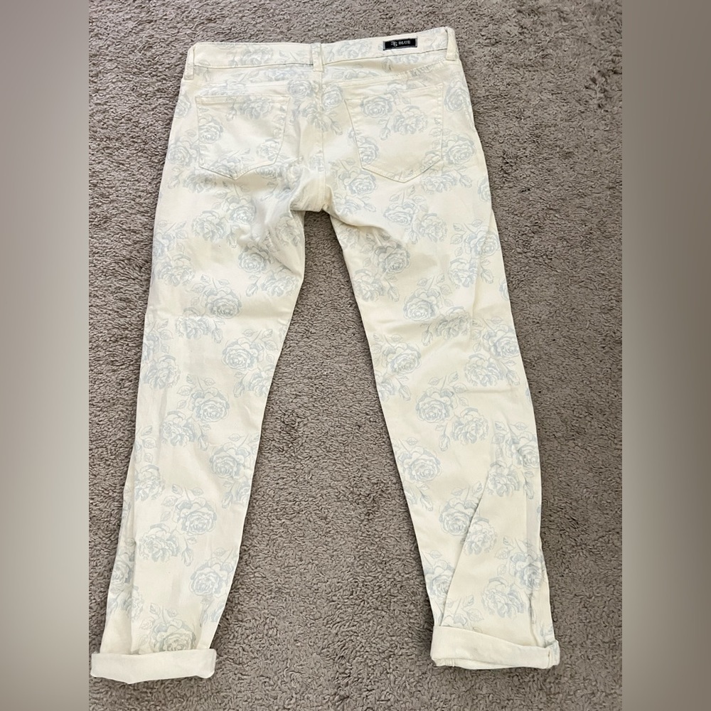 STS blue jeans soft white with blue flowers - Picture 2 of 6